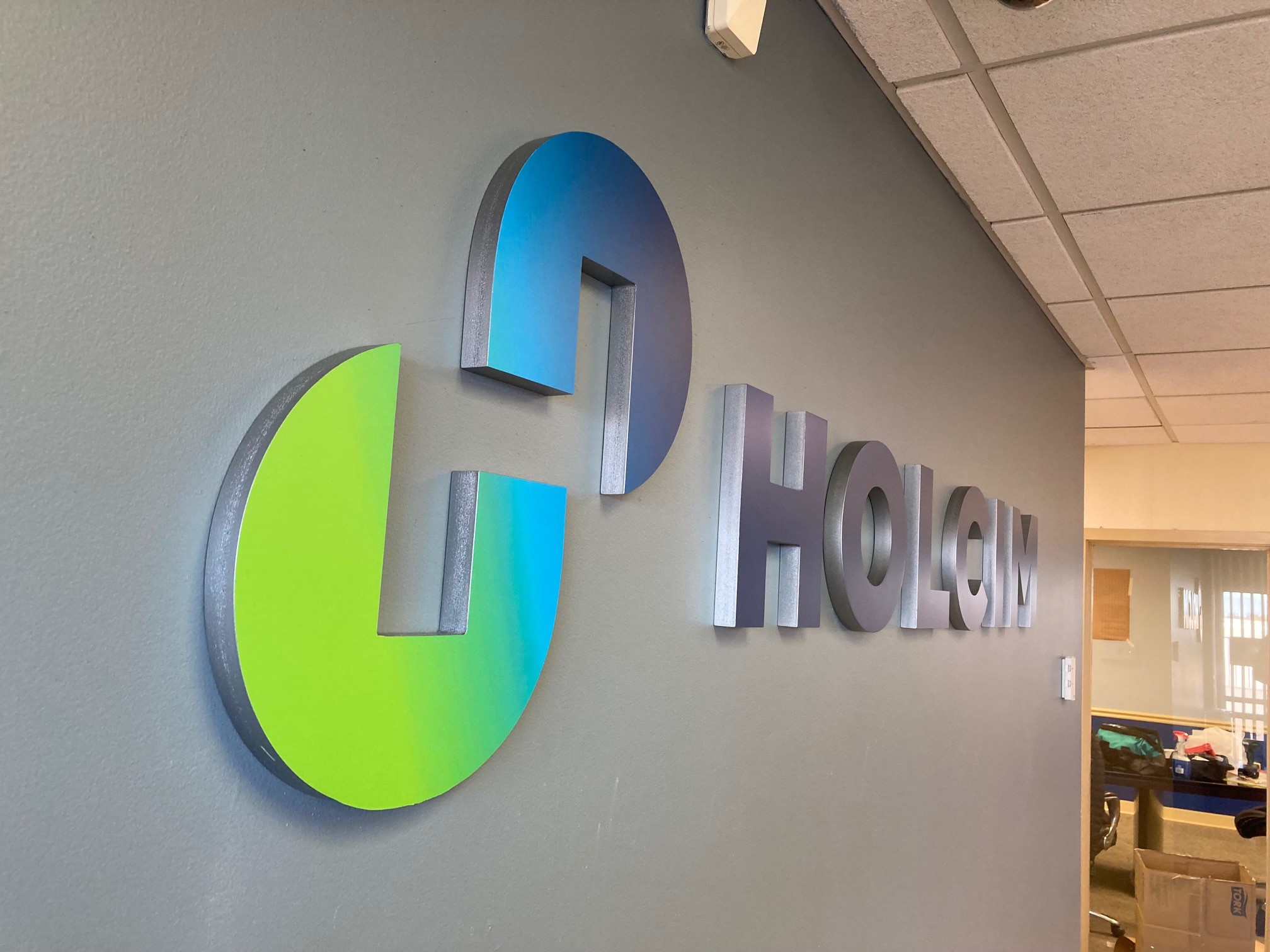 Holcim Dimensional Letters